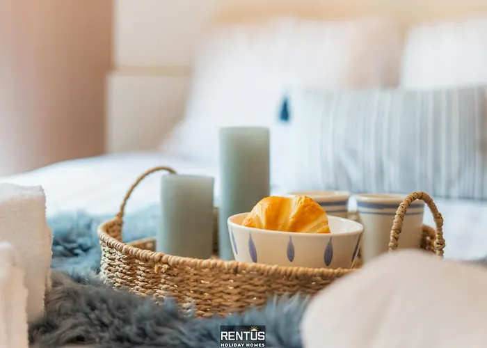 Le Sable Sec - With Unique Views Of The Pier In